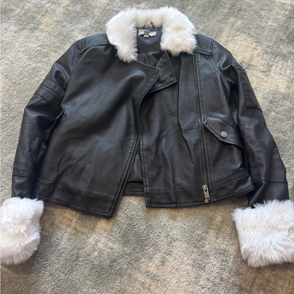 Tractr Black Jacket with White Fur Trim